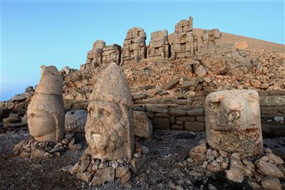Antike Statuen auf Mount Nemrut, Türkei
